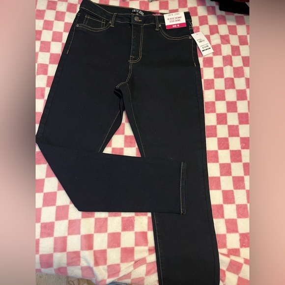 Skinny Jeans with Contrast Stitching - Picture 1 of 2